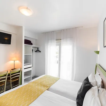 普罗文卡尔酒店 3* Saint-Raphaël