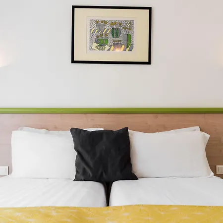 普罗文卡尔酒店 3* Saint-Raphaël