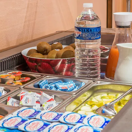 普罗文卡尔酒店 3* Saint-Raphaël